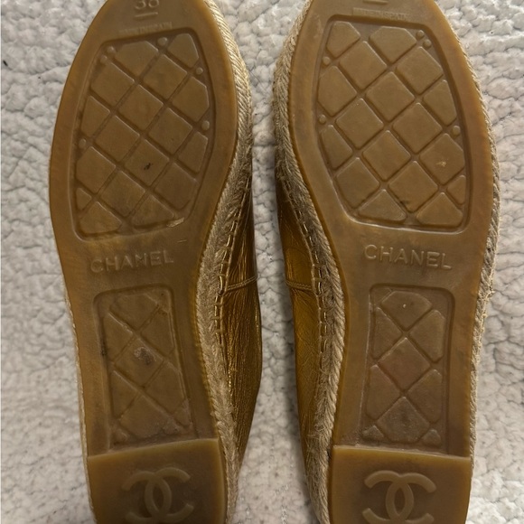 CHANEL Metallic Gold & Black Espadrilles – Size 38 - Picture 4 of 16